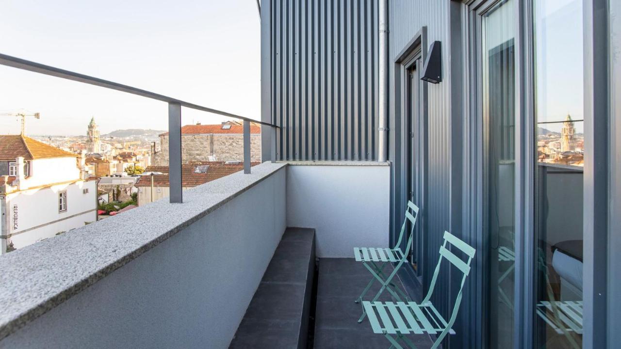 Stylish Studio W/ Ac & Balcony By Lovelystay Porto Exterior photo