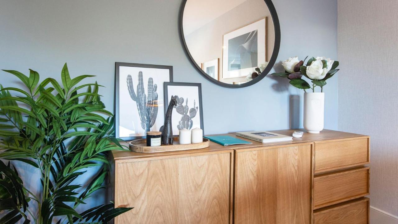 Stylish Studio W/ Ac & Balcony By Lovelystay Porto Exterior photo